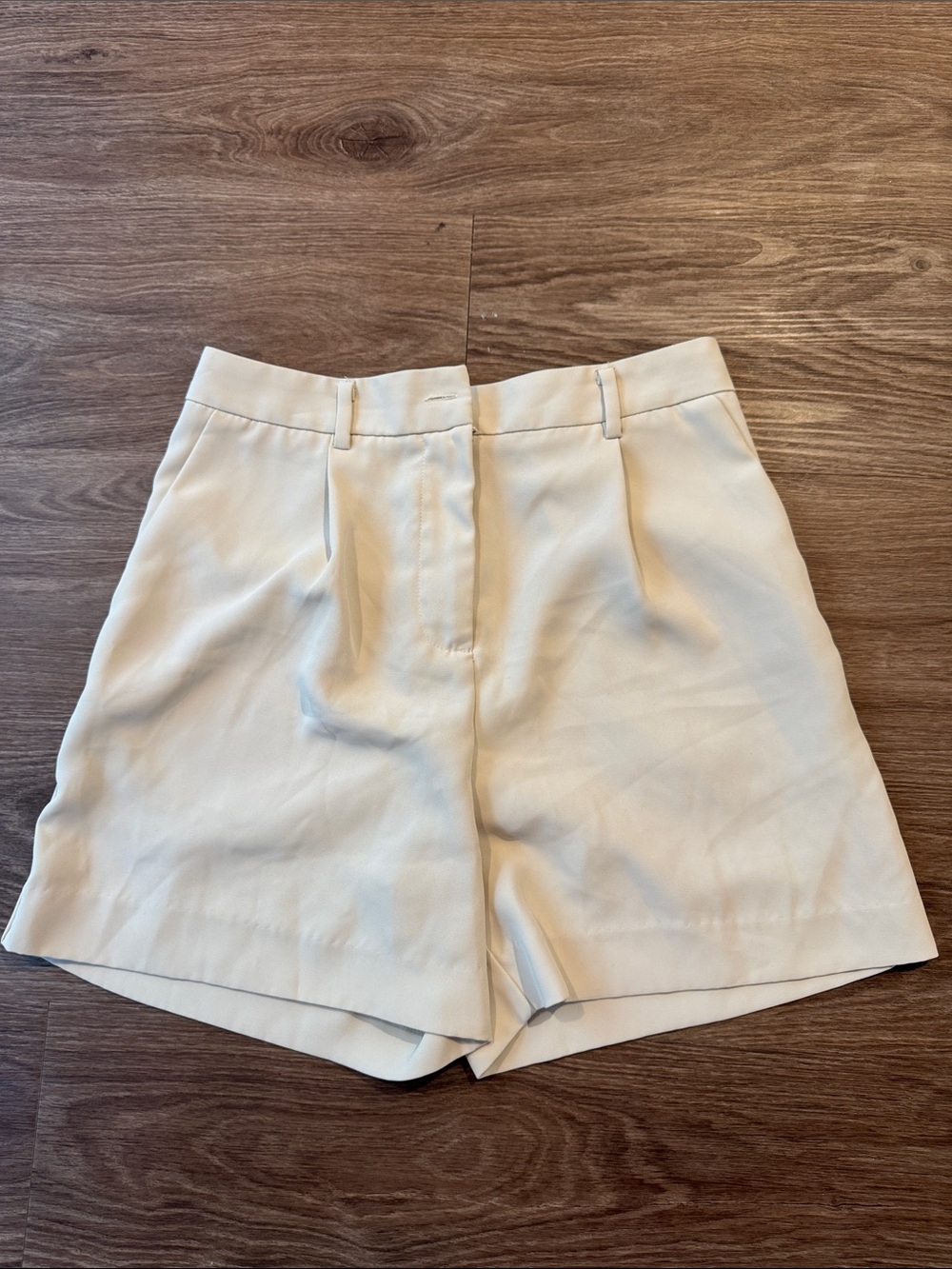 Mango High-Waist Cream Women’s Tailored Shorts (s)